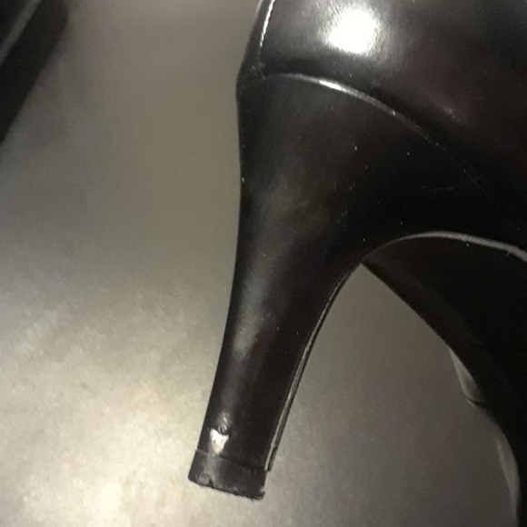 Black heels - Picture 3 of 6